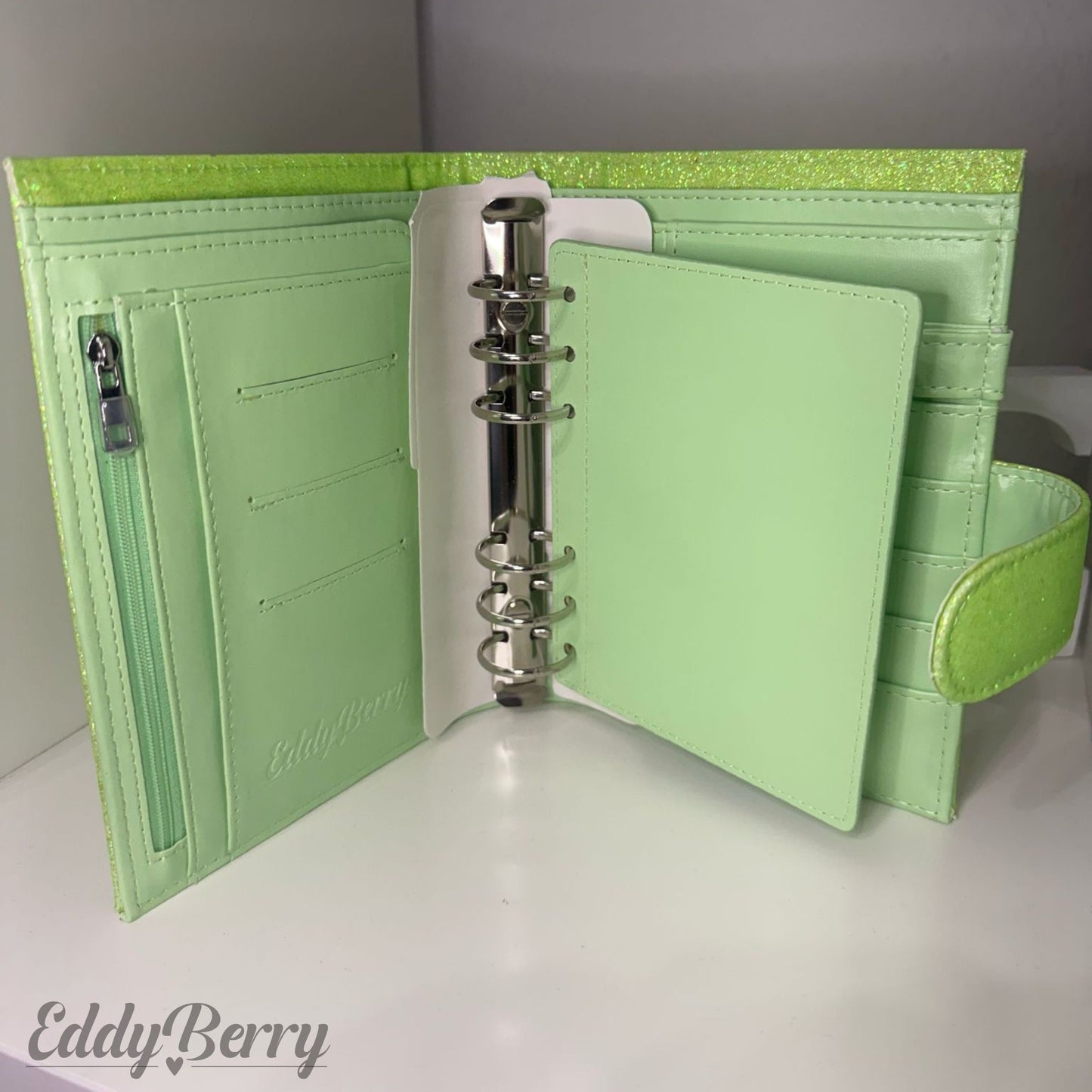 De Luxe Binder A6 - Grün Glitzer B-Ware