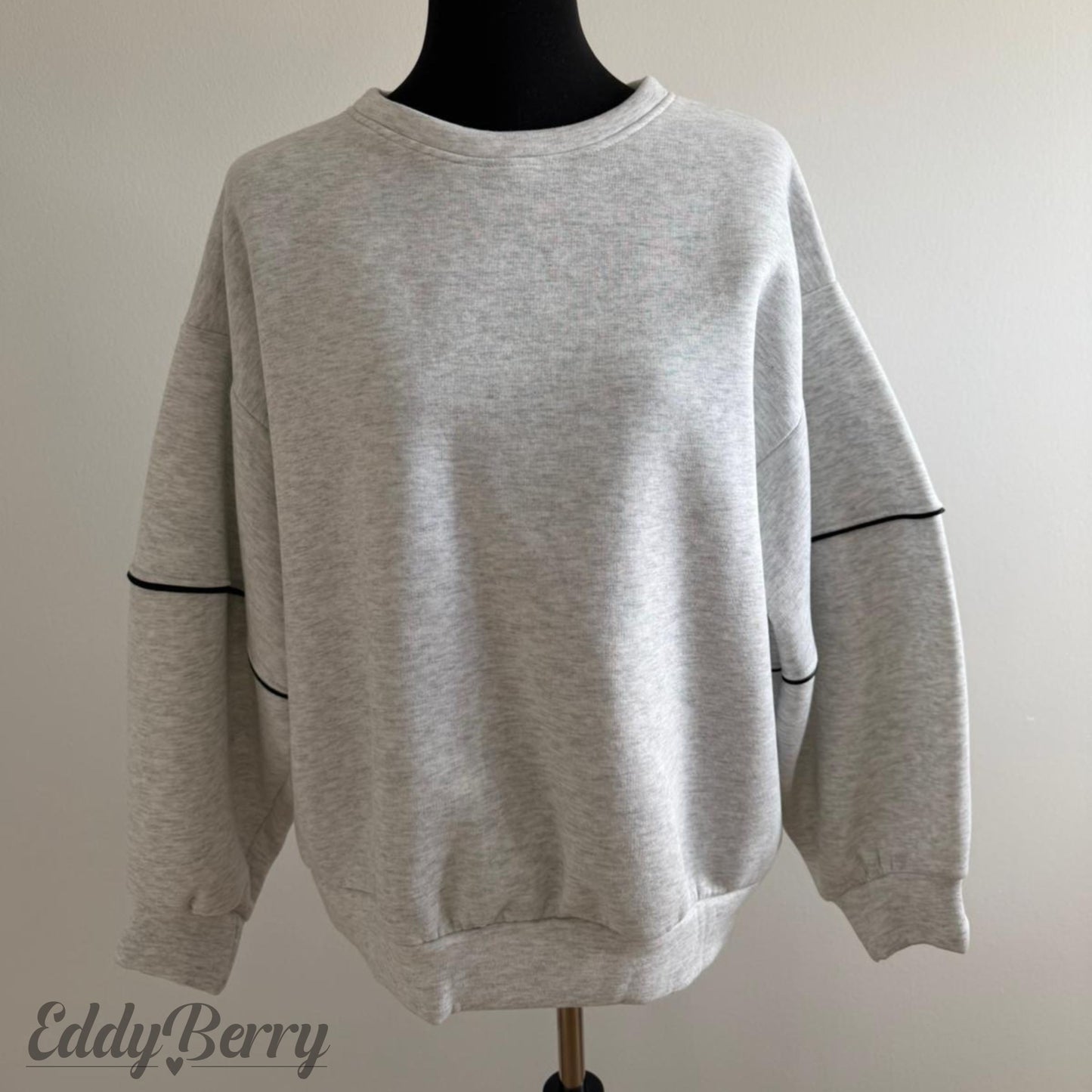 Oversize Sweater mit Ziernaht – One Size (bis Gr. 46 tragbar) | MEETS Liveverkauf