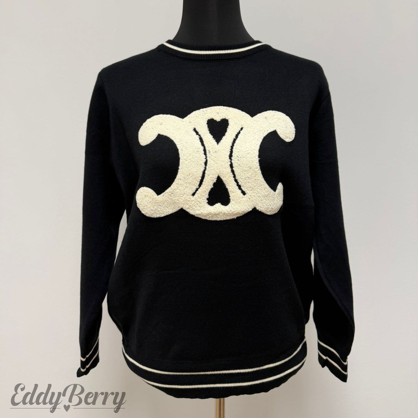 Sweatshirt Schwarz mit 3D-Logo – Größe S/M | MEETS Liveverkauf