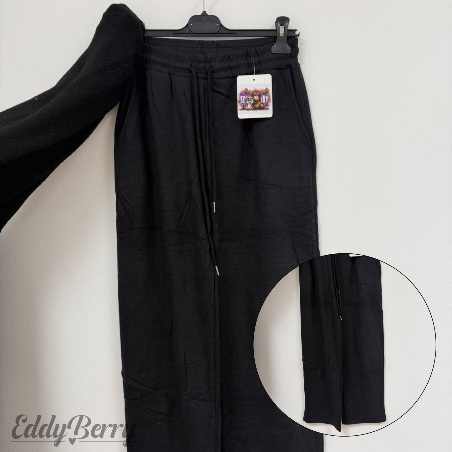Basic Cozy Hose – Schwarz (Butterstoff) | MEETS Liveverkauf