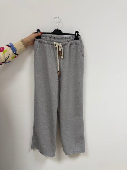 Soft Touch Butterstoff Hose (bis Gr.44) | MEETS Liveverkauf