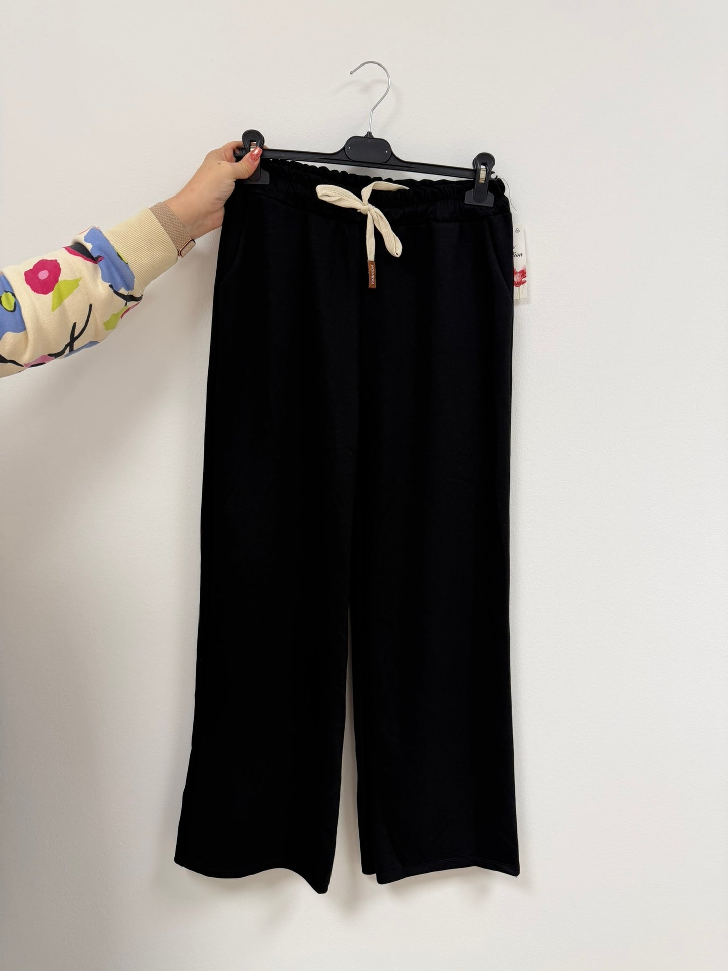 Soft Touch Butterstoff Hose (bis Gr.44) | MEETS Liveverkauf